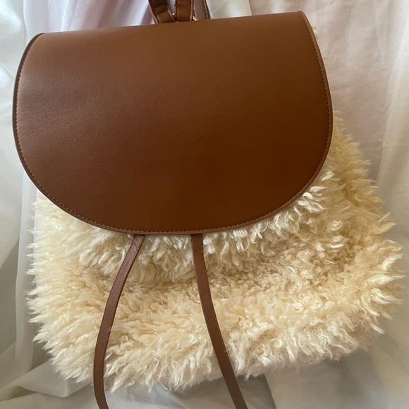 Forever21 faux-shearling backpack, 90s style, perfect condition, never worn - Picture 7 of 9